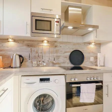 2 Bedroom Awesome In Ostseeresort Holiday home Olpenitz